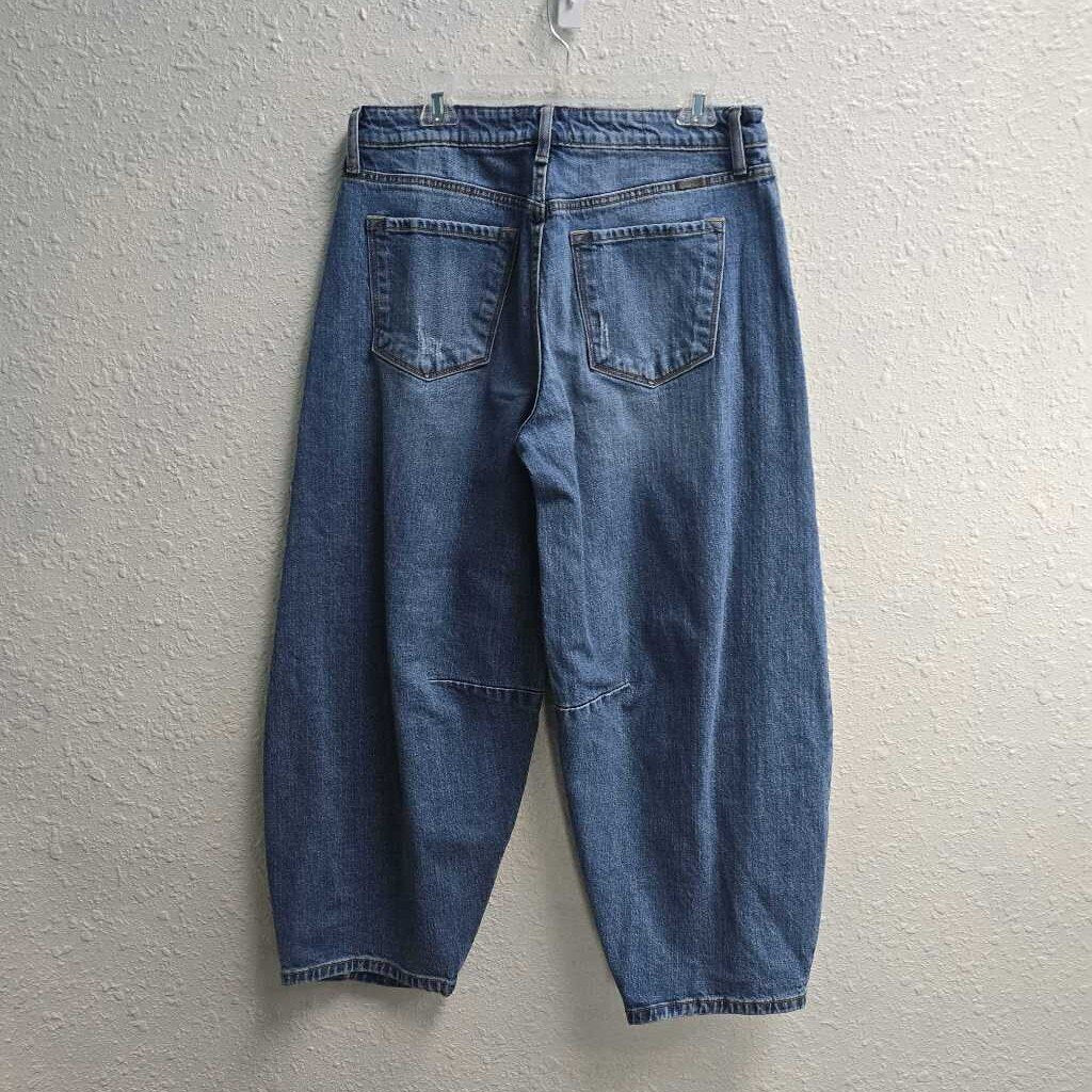 Distressed Barrel Jeans