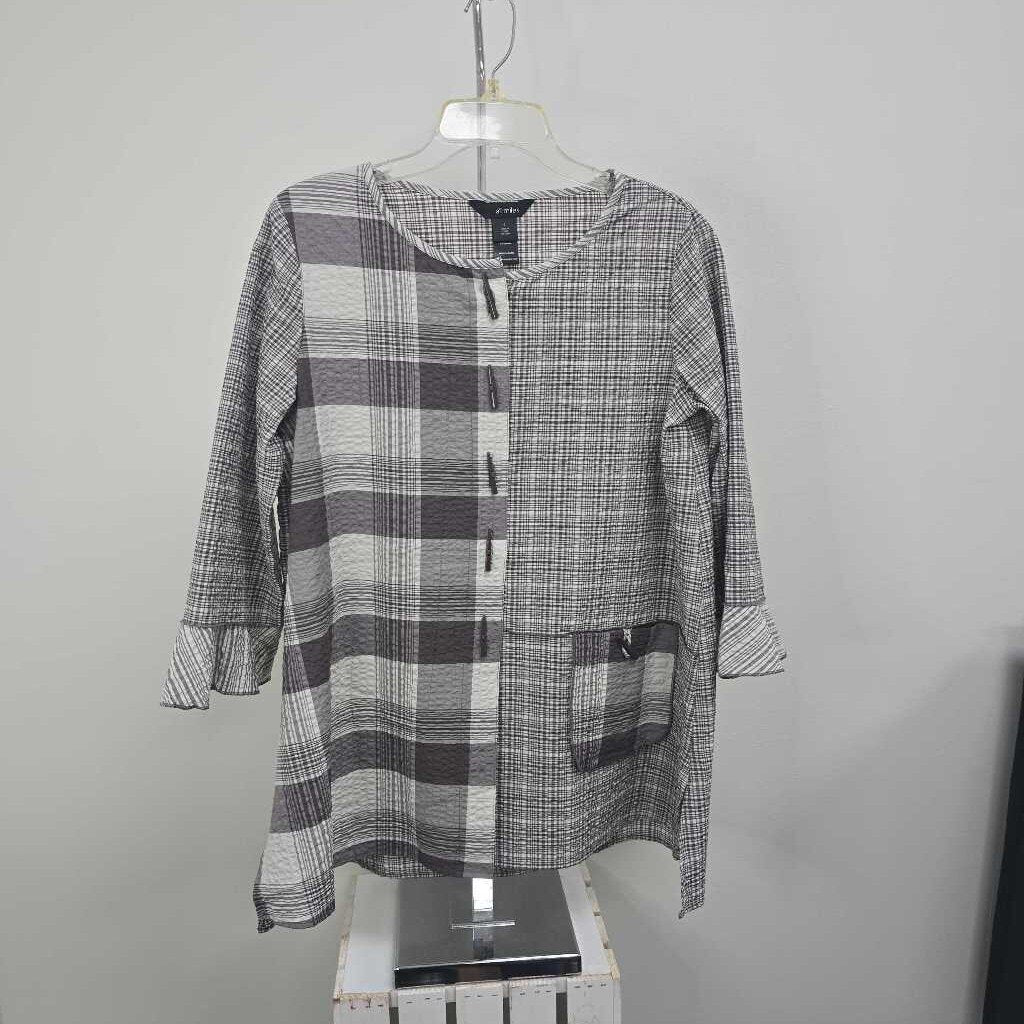 3/4 Sleeve Button Down Top