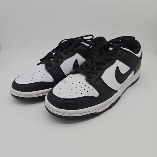 Nike Dunk Low - womens sneakers - LIKE NEW! - Size 6.5