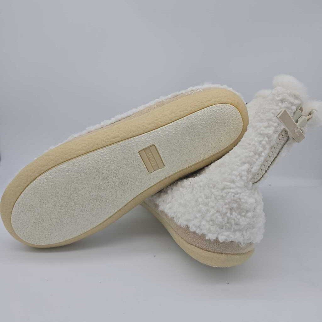 slippers - NWT