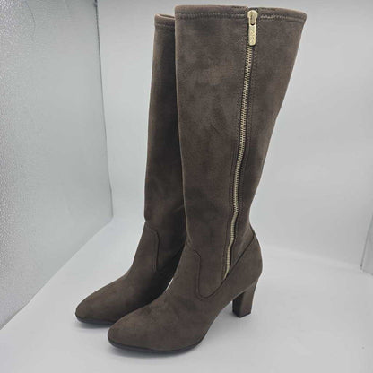 tall boots with heel