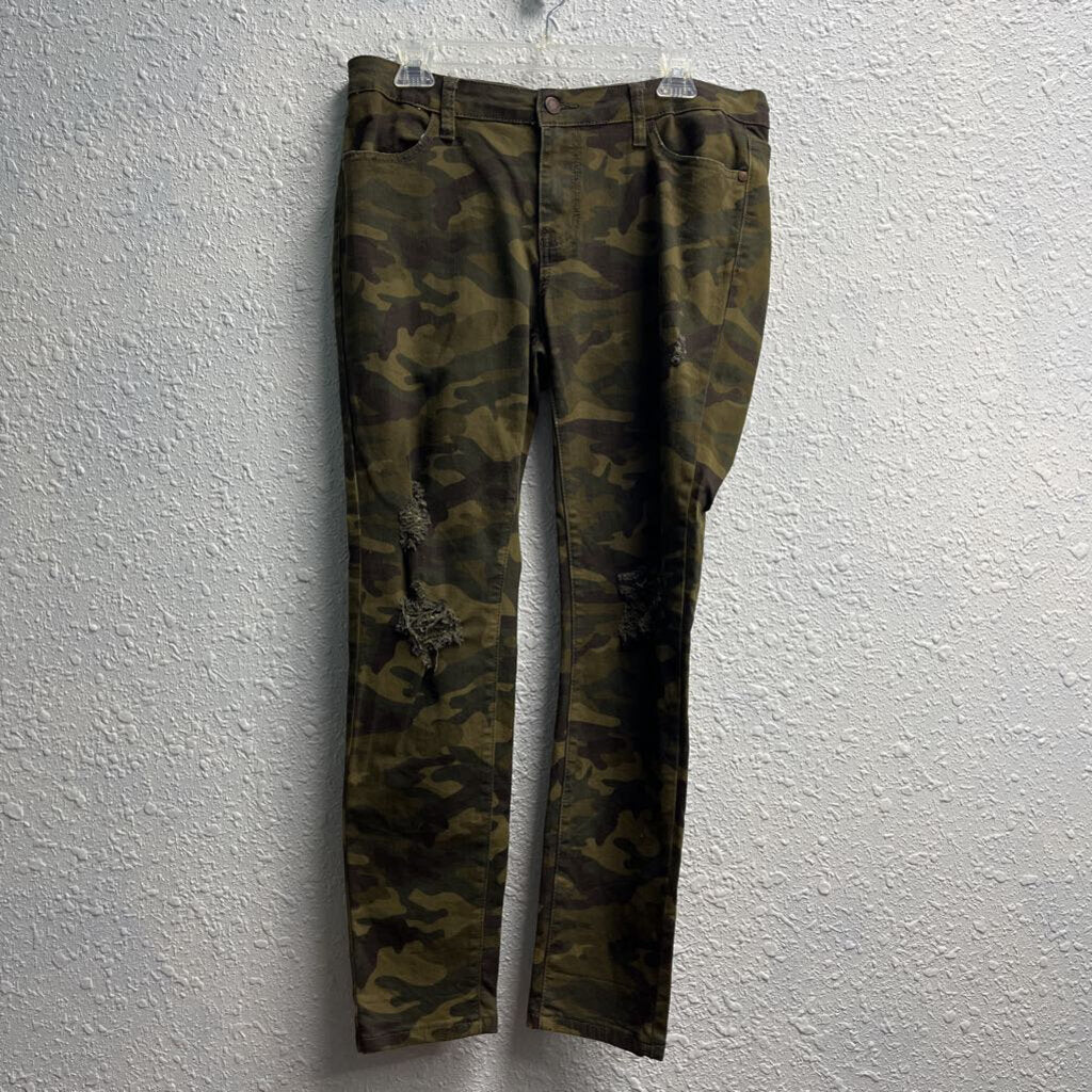 Distressed Camo Skinny Fit Jeans