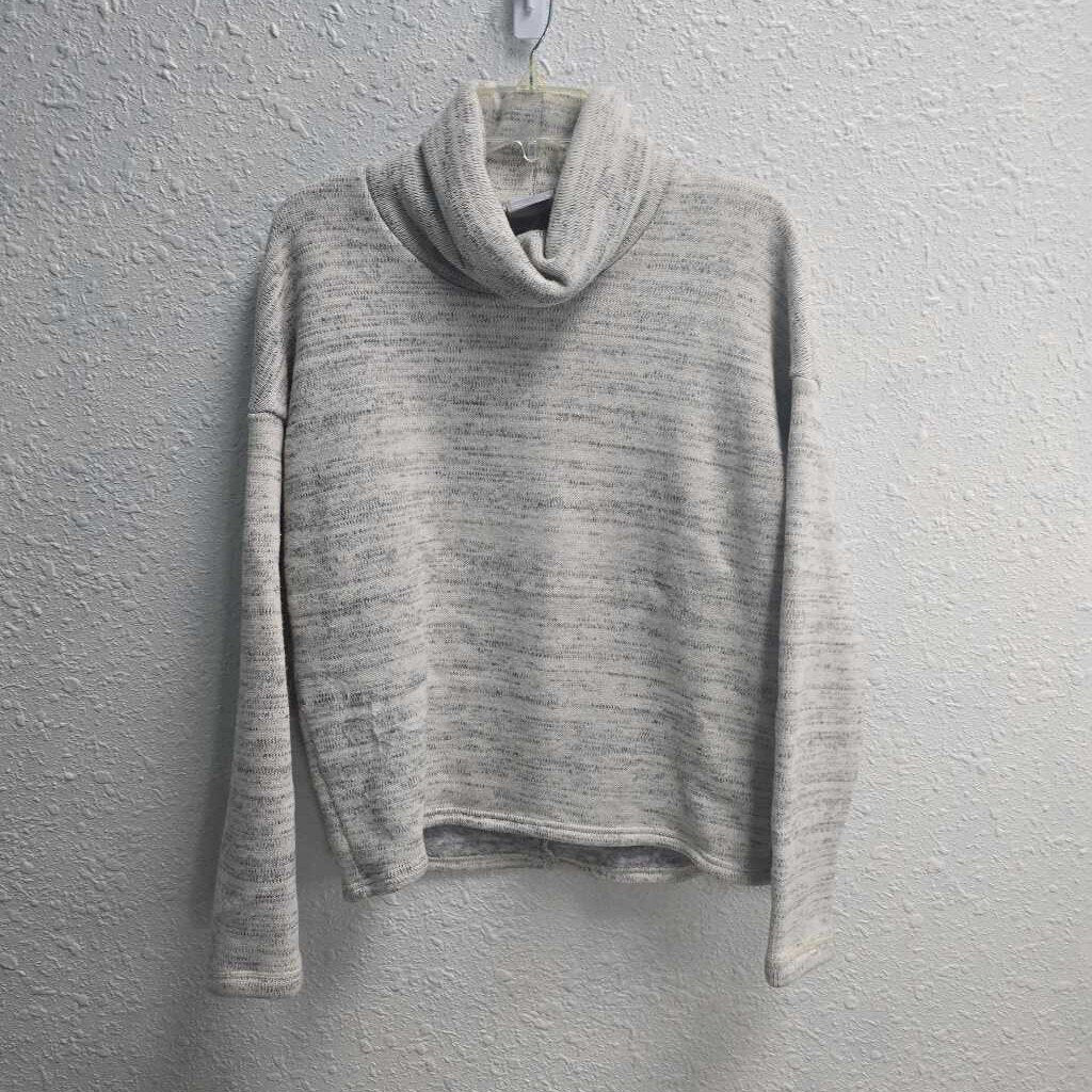 Active Turtleneck Pullover