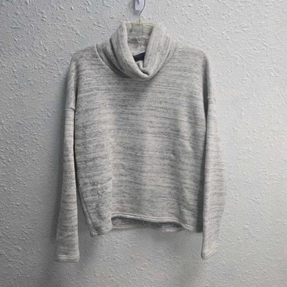 Active Turtleneck Pullover